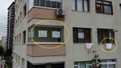 Görenler bir kez daha baktı. Camdaki sır yazı. Camdaki yazı İstanbul'u salladı Esrarengiz yazıların sırrı ortaya çıktı. Ev sahibi ile kiracı arasındaki anlaşmazlık bunu yaptırdı
