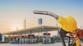 Benzin, Motorin ve LPG'ye üçlü zam. Dolardaki sert yükseliş akaryakıt fiyatlarına zam olarak yansıyacak: Bir hafta içinde ikinci kez büyük zam geliyor