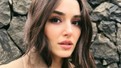 Hande Erçel eteğini kaldırıp iç çamaşırını gösterince gündem oldu! Ünlü oyuncunun pozları tepki çekti