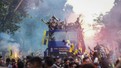 Euroleague'de ikinci kez şampiyon olan Fenerbahçe Beko, İstanbul'a döndü. Taraftarlardan coşkulu karşılama