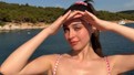 Cemre Baysel'den nefes kesen bikinili pozlar