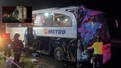 Yolcu otobüsü TIR'a çarptı!  Can pazarının yaşandığı kazada çok sayıda yaralı var