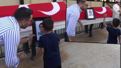 Polis babaya yürek burkan veda!