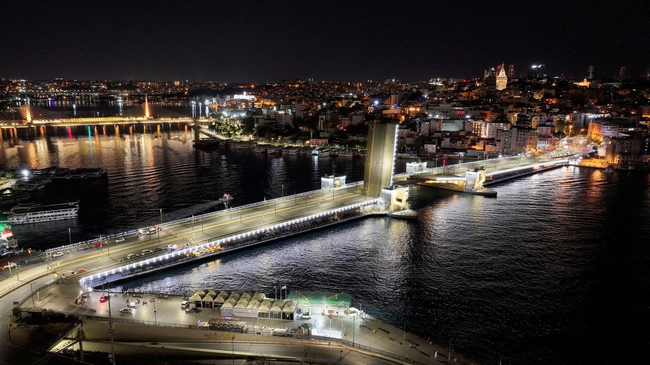 Yeni Galata Köprüsü'nde bakım onarım çalışması yapıldı