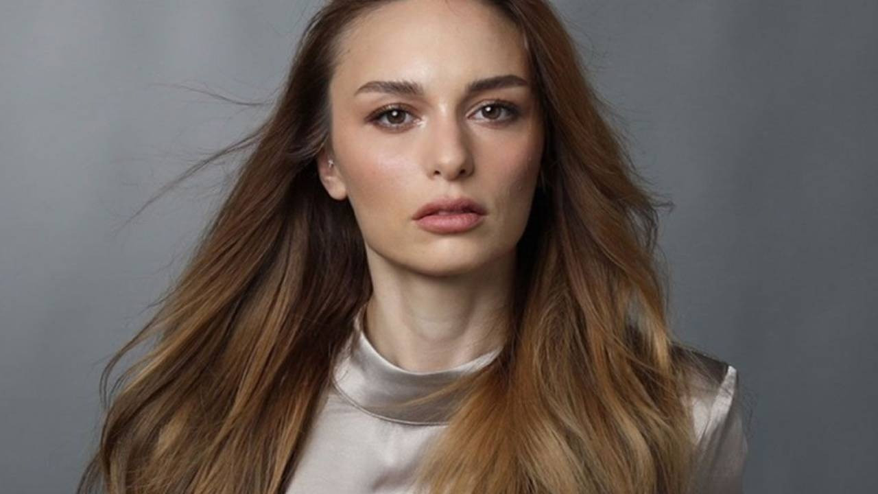 Nilperi Şahinkaya aşkını ilan etti! İlk poz geldi