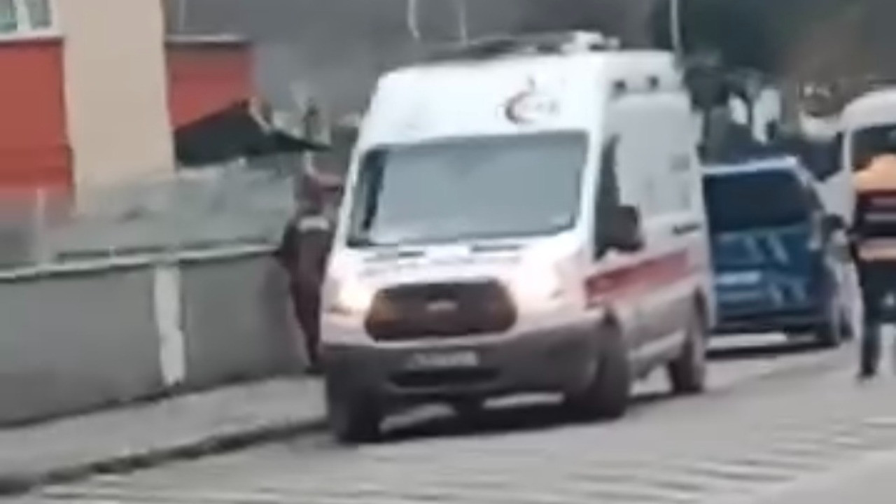 Okul önünde korku dolu anlar! İntihara kalkıştı