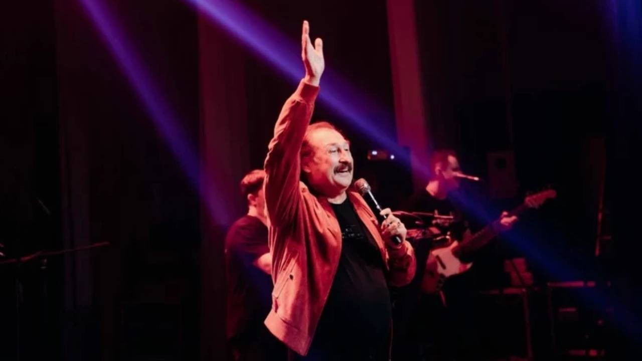 Ünlü sanatçıdan acı haber! Yoğun bakımda hayatını kaybetti