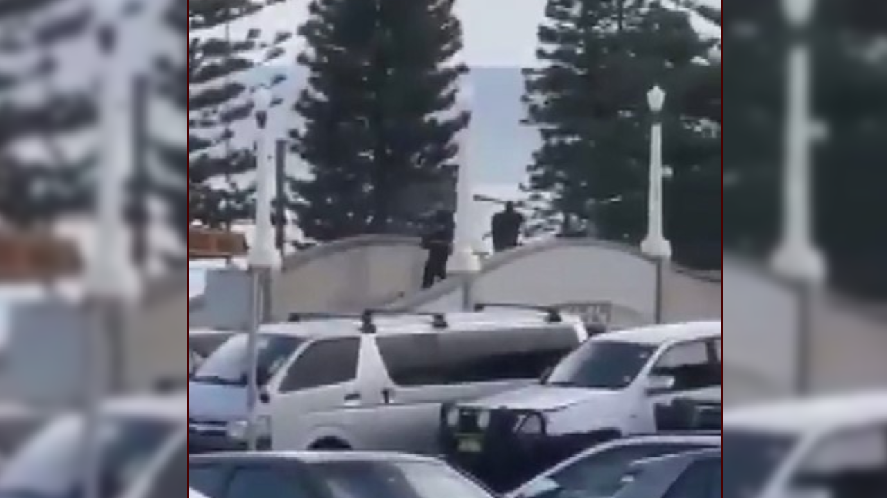 Ülkenin en büyük plajına silahlı saldırı! Çok sayıda ölü ve yaralı var