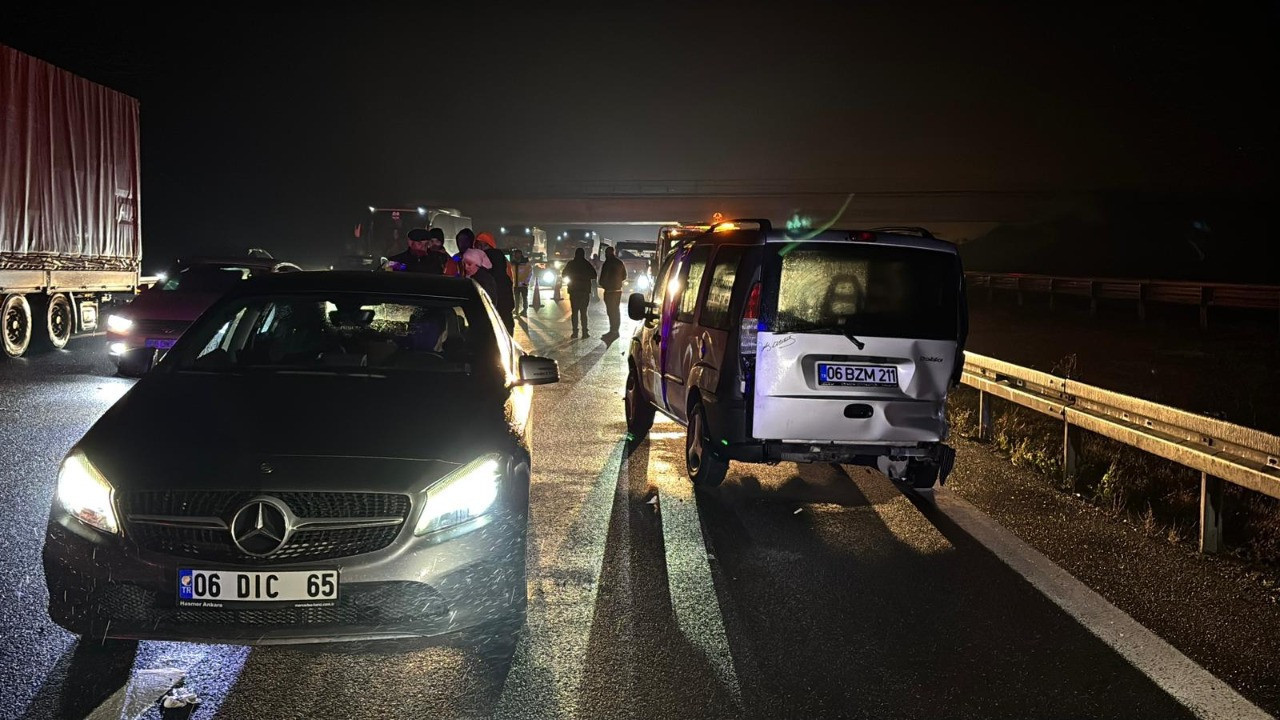 Otoyolda feci kaza! Yaralılar var