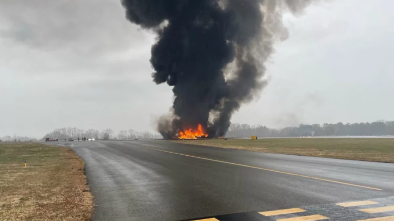 Uçak düştü! Çok sayıda kişi hayatını kaybetti