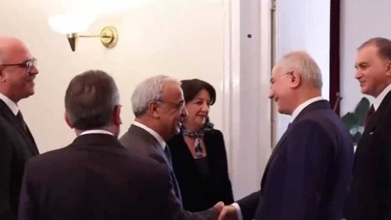 AK Parti ile DEM Parti heyeti görüşmesi sona erdi