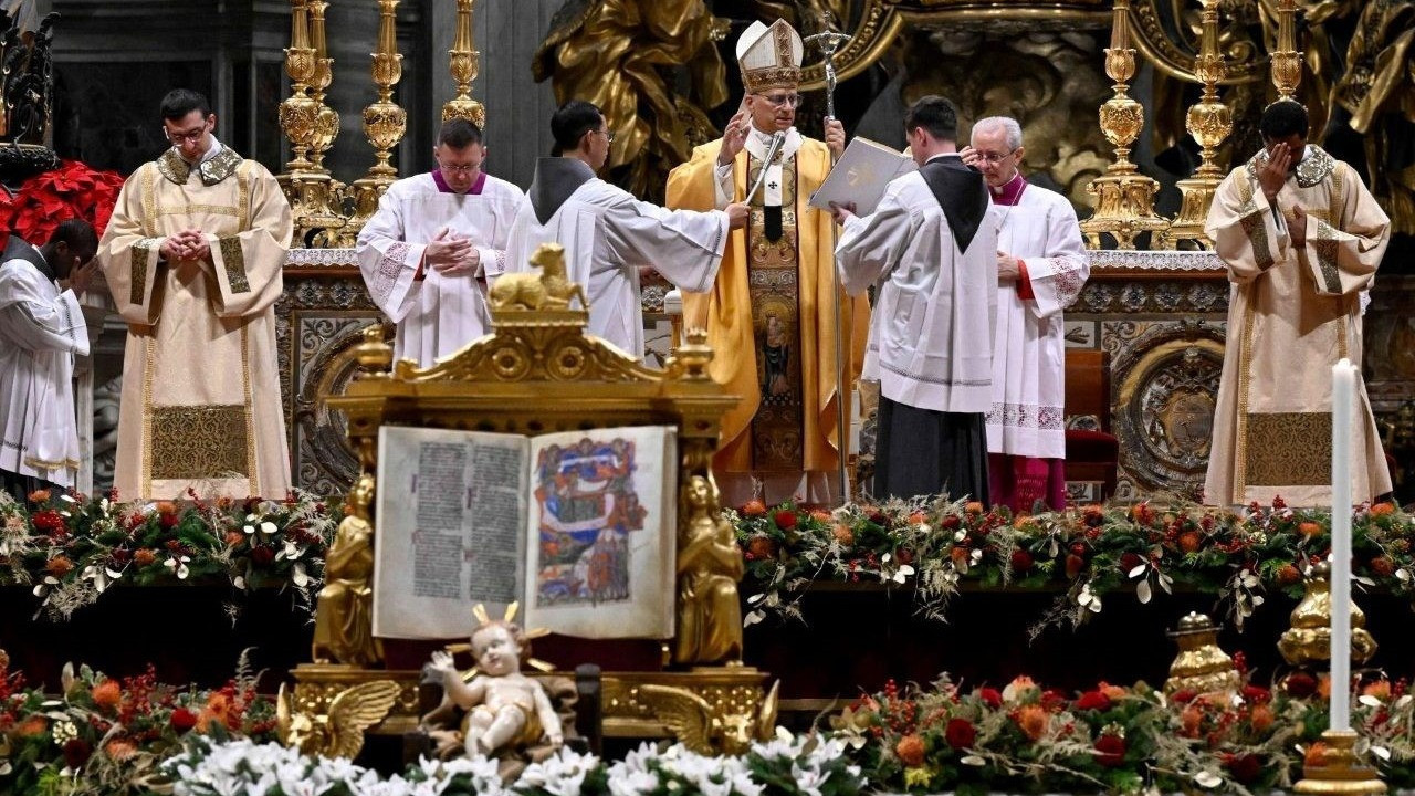 Papa 14’üncü Leo, Vatikan'da ilk kez Noel ayini yönetti