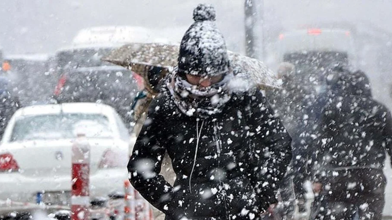 Bakanlıktan ‘yoğun kar’ uyarısı! 3 gün etkili olacak: Zorunlu olmadıkça dışarı çıkmayın