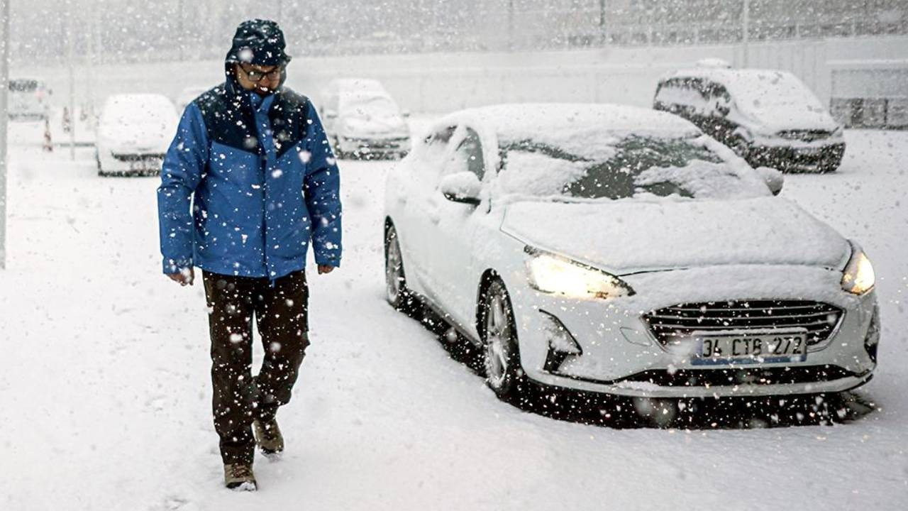 Meteoroloji'den 45 il için kar ve fırtına uyarısı! Çok fena vuracak: Sıcaklık eksilere düşecek
