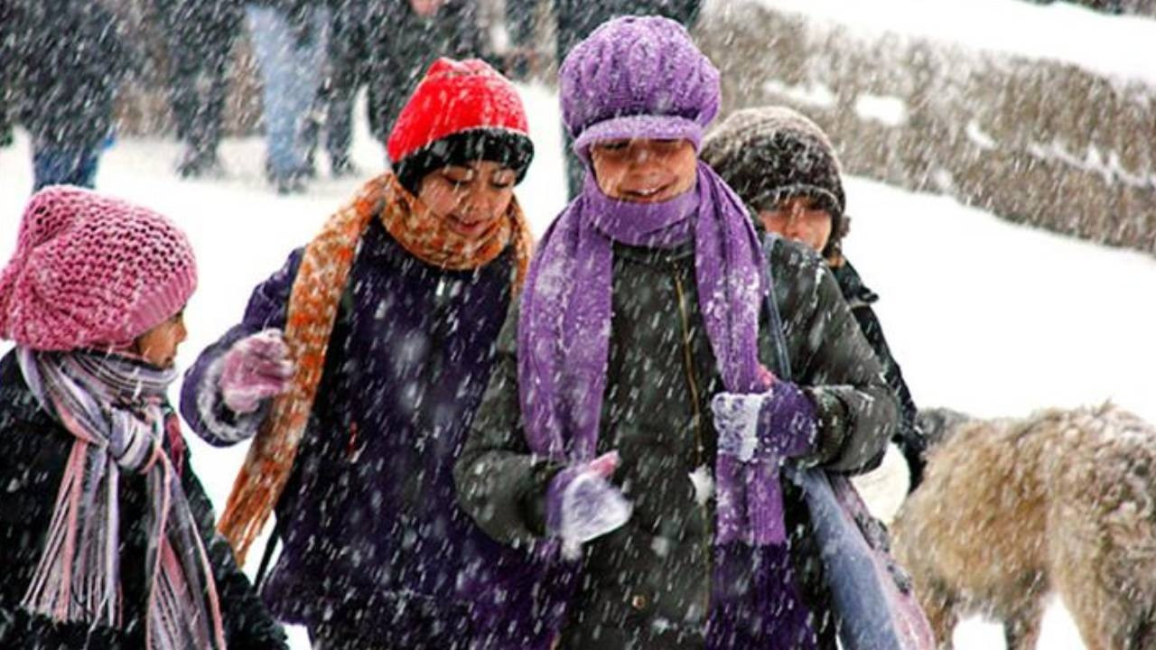 Eğitime kar engeli: Açıklamalar peş peşe geldi! İşte 31 Aralık 2025 Çarşamba günü kar tatili olan iller...
