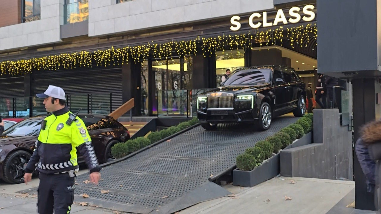 11 milyar liralık vurgun iddiası! Kadıköy’de lüks otomobil galerisine operasyon