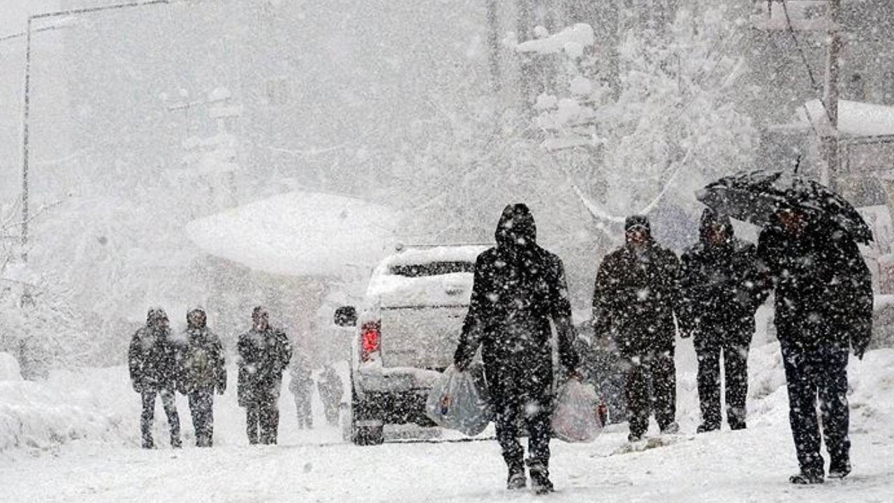 İstanbul için tarih verildi: Kar geri dönüyor! Sıcaklık 10 derece birden düşecek