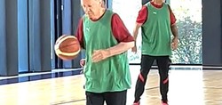 Cumhurbaşkanı Erdoğan yine basketbol oynadı! Görüntüler sosyal medyada yayınlandı
