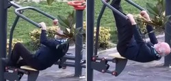 Sosyal medya bu görüntüyü konuşuyor! Yaşlı adamın spor aletiyle yaptığını görenler hayretler içinde kaldı