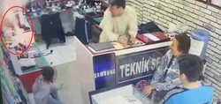 Panik anları kameraya böyle yansıdı: Tamire getirilen telefonun bataryası bomba gibi patladı