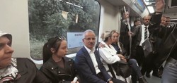 Marmaray'da Bakan Uraloğlu'nu Görünce...