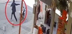 Akrabasına kurşun yağdırdı! Mersin'de silahlı saldırı kameraya böyle yansıdı