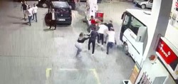 Kayseri'de akaryakıt istasyonunda servis şoförü dehşeti! Benzinlik çalışanını hastanelik ettiler
