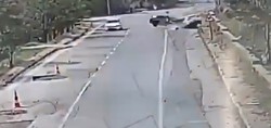 Kayseri'de feci kaza! İki otomobilin kafa kafaya çarpıştığı kazada 2 kişi hayatını kaybetti. Kaza anı güvenlik kamerasına yansıdı