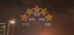 Galatasaray'dan görsel şölen! Drone şovu geceye damga vurdu. 5 yıldızı 5 farklı yerden getirdiler