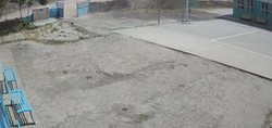 'Kum şeytanı' olarak biliniyor! Şanlıurfa'da hortum, okulun demir kapısını yerinden böyle söküp attı