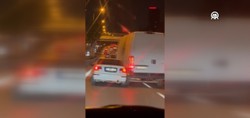 Tuzla'da makas atan minibüs şoförü otomobile çarptı! O anlar saniye saniye kameraya yansıdı