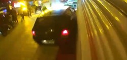 Kahramanmaraş'ta freni boşalan otomobil iş yerine daldı! Kaza anı güvenlik kamerasına yansıdı