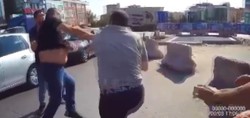 Hamile eşinin yanında saldırdı! Ataşehir'de trafikte yol verme kavgasında yumruklar havada uçuştu