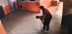 Saniyelerle yarıştı, öğrencisinin hayatını kurtardı! Bitlis'te öğretmen, nefes borusuna yabancı cisim kaçan öğrencisini heimlich manevrası ile kurtardı