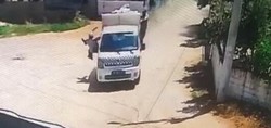 Aydın'da çöp aracından düşen işçi ağır yaralandı! Kaza anı güvenlik kamerasına yansıdı