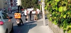 Beylikdüzü'nde bir koca, eşini takip eden adamı dakikalarca dövüp kanlar içinde bıraktı! O anlar kameraya böyle yansıdı