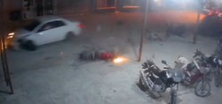 Hatay'da feci kaza kamerada! Otomobil, karşı şeritten gelen iki motosiklete çarptı: 4 yaralı