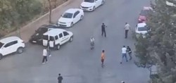 Gaziantep'te sokak ortasında silahlı saldırı! İki kardeş sokak ortasında kurşunların hedefi oldu. Dehşet anları kameraya böyle yansıdı