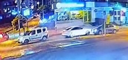 Edirne'de 4 aracın karıştığı kaza güvenlik kamerasına yansıdı