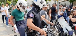 Bursa'da kimliğini düşüren gencin imdadına yunus polisleri yetişti