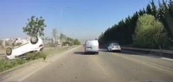 Bursa'da mucize kurtuluş kamerada! Takla atan otomobilden burunları bile kanamadan çıktılar