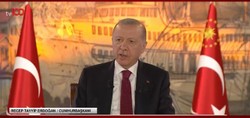 Cumhurbaşkanı Erdoğan gençlerle ve sporcularla bir arada! Talha Sanuç ile diyalogu güldürdü