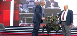 Türkiye’nin ilk insansız robot köpeği KOZ tv100’de! Sinan Burhan ve Masum Türker arasında eğlenceli diyalog!