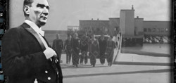 Ulu Önder Atatürk'ün bu görüntüleri ilk kez yayınladı! Bakan Ersoy'dan 30 Ağustos paylaşımı