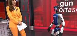 G1'dan dikkat çeken Fenerbahçe yorumu! TEKNOFEST'in yıldızı insansı robot G1 tv100'e konuk oldu