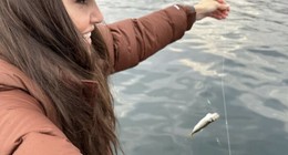 Gündemden düşmeye niyeti olmayan Hande Erçel balık tuttu, sosyal medyada beğeni butonu çöktü