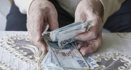 Emekliler Temmuz'da zam alamayabilir. Milyonlarca emekliyi şoke edecek açıklama geldi: Temmuz ayında emeklilerin çoğu enflasyon zammı alamayabilir işte nedeni