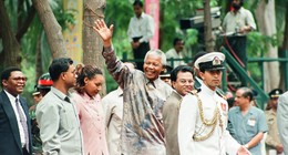 14 yıldır kutlanıyor. Uluslararası Nelson Mandela Günü. Nelson Mandela kimdir?