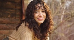 Yeşil bikinisiyle sere serpe uzanıp olay yarattı! Zeynep Bastık'ın tekne pozlarını gören herkes aynı şeyi söylüyor