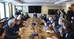 Sanatçılar İmamoğlu'na destek için Saraçhane'de. CHP yönetimiyle bir araya geldiler